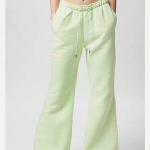 Nike Women's Sportswear TechPack Fleece‎ Engineered Wide Leg Thermal Pants- XS